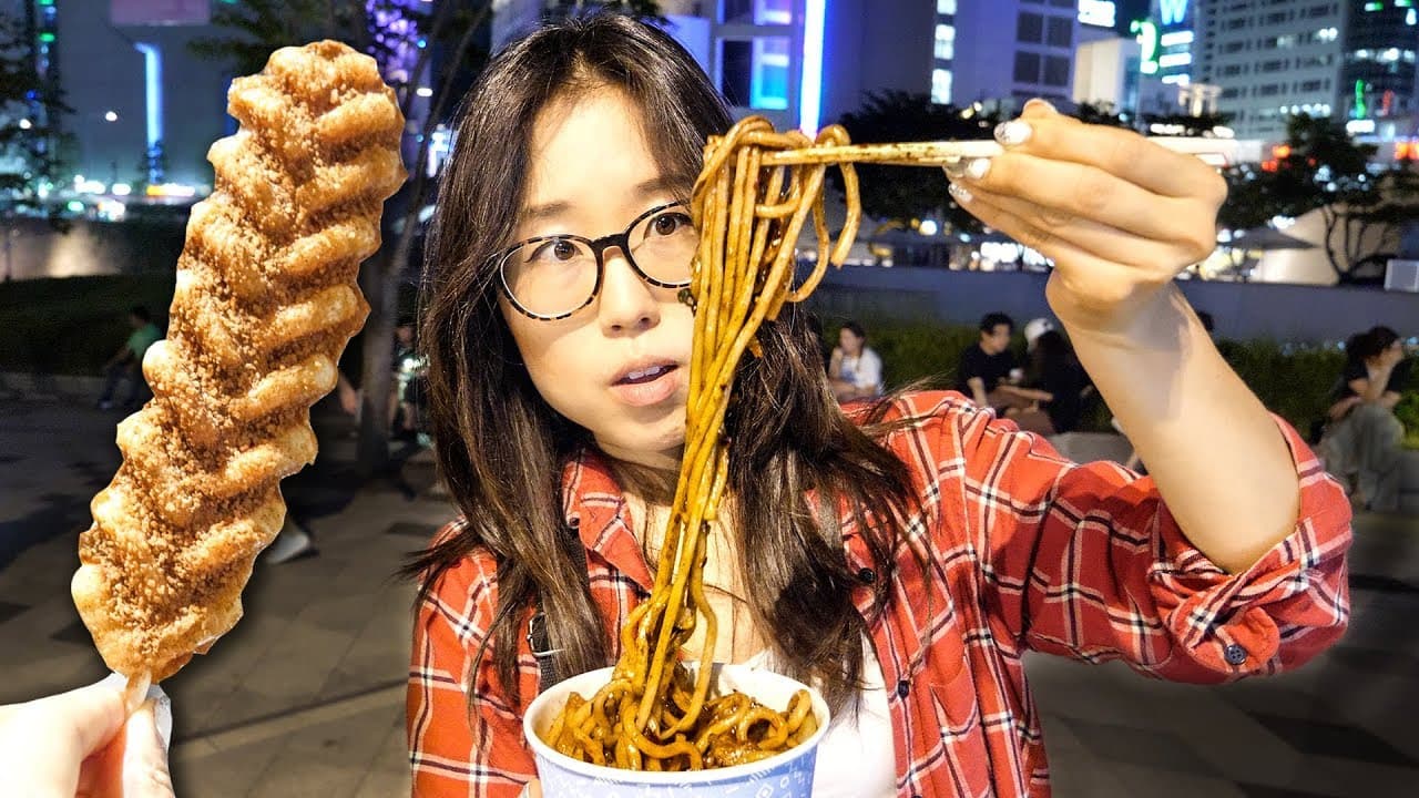 Dongdaemun Night Market - Street Food in Seoul